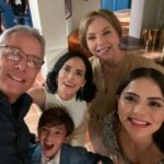 Ximena Herrera Instagram - Mi vida, mi tiempo, mi trabajo, mis errores, mis aciertos, son míos y son parte de la mujer en la que me he convertido. Qué afortunada soy por haber tomado siempre el camino más largo y complicado porque me ha empoderado en todos los sentidos. Se puede salir adelante sin pisotear a NADIE, sin escándalos, sin desesperación y sin depender de nadie. No es fácil, pero nada de lo que vale la pena en la vida, lo es. Gracias a todos los que me acompañan todos los días es esta nueva forma de comunicarnos. Los valoro muchísimo. Y gracias a todos los que me enseñaron que no existe amor más grande que el propio. ☺️🙌🙏💕 #VibraBonito #CreeEnTi #NoCompitasConNadie #setumejorversion #CumpleTusMetas #Resiliencia 🌱 #FemalePower 🙌
