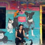 Ximena Herrera Instagram - La belleza y comodidad que puedo encontrar en el silencio, las risas, en compañía , en la naturaleza, en la comida, en los atardeceres y amaneceres son los que realmente me nutren el alma y la vida. Esta vacación está siendo de mis regalos más grandes después de 5 meses de muchísimo trabajo. Me siento bendecida y quiero irles compartiendo lo poco/mucho que voy digiriendo. #Fluye #Suelta #disfruta #escúchate #Scroll ➡️ 💛 #vibrabonito #sinFiltro