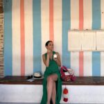 Ximena Herrera Instagram - La belleza y comodidad que puedo encontrar en el silencio, las risas, en compañía , en la naturaleza, en la comida, en los atardeceres y amaneceres son los que realmente me nutren el alma y la vida. Esta vacación está siendo de mis regalos más grandes después de 5 meses de muchísimo trabajo. Me siento bendecida y quiero irles compartiendo lo poco/mucho que voy digiriendo. #Fluye #Suelta #disfruta #escúchate #Scroll ➡️ 💛 #vibrabonito #sinFiltro