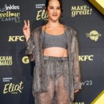 Ximena Sariñana Instagram - Pasándola padre en los #Eliotawards2023 😎✌🏼 @eliotmedia 📷 @apanauu