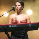 Ximena Sariñana Instagram - Esta canción icónica significa mucho para mí y ha sido un verdadero honor poder interpretarla. Espero que sientan la misma magia y nostalgia que sentí al cantarla. 🫶🏼