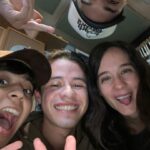 Ximena Sariñana Instagram - Una hermosa canción que empezamos hace más de un año por fin está afuera!! 🥲 Cuando @nsqkk y yo conocimos a @ximenamusic no nos imaginamos que un año después estaríamos haciendo algo tan bonito!! Fue un gusto conocernos cuando estrenamos Braille y un gusto mucho más grande poder juntarnos para hacer una canción así de bella 🫶🏼 Gracias a todos los que participaron, fue un proceso increíble desde conocernos hasta grabar un video con los perros más bonitos 🤍🐕🐕 Hoy esta canción ya es suya, que la disfruten! Si Esto Es.
