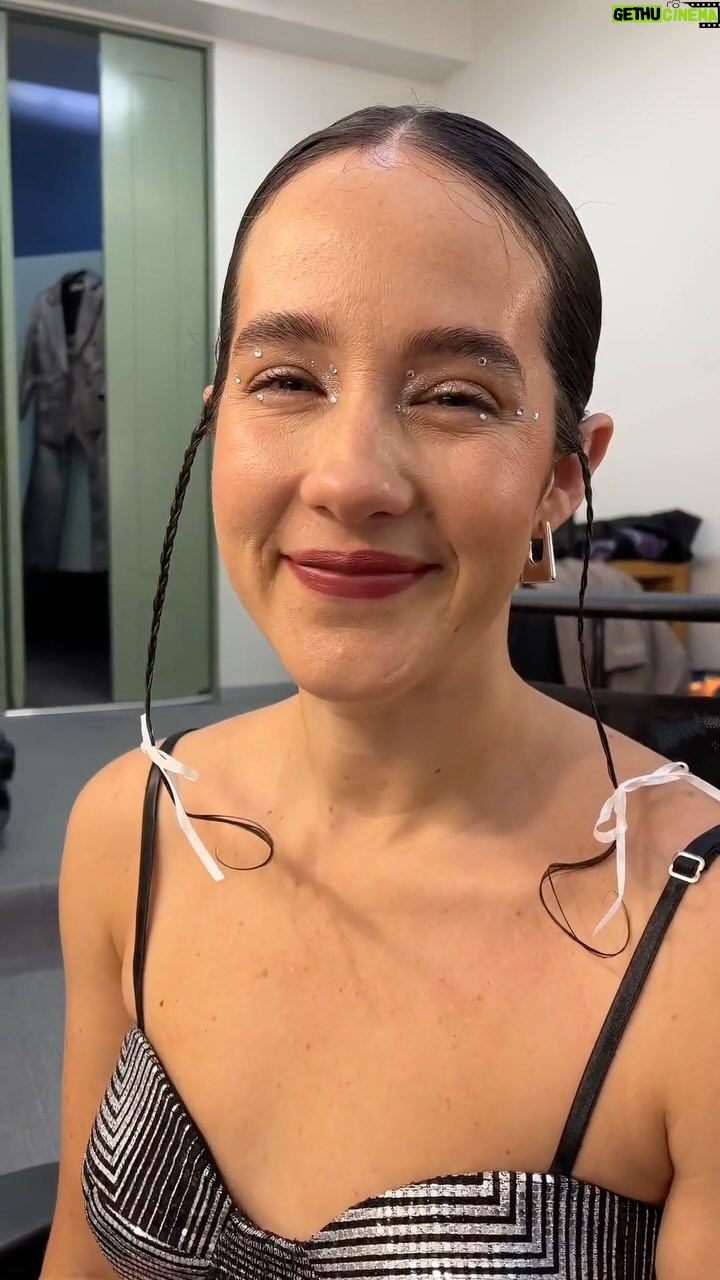 Ximena Sariñana Instagram - Tirando rostro, preparando el make up para el show 💙