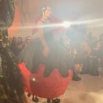 Ximena Sariñana Instagram - De esas experiencias increíbles, una pasarela espectacular 🫶🏼. @armandotakeda @fashionweekmx #disney