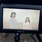 Ximena Sariñana Instagram - Contenta de que ya puedan escuchar esta increíble colab que hice con mis queridos @ramonamusica “No Te Vayas”. Ojalá les guste, cuéntenme qué les pareció. 🫰🏼