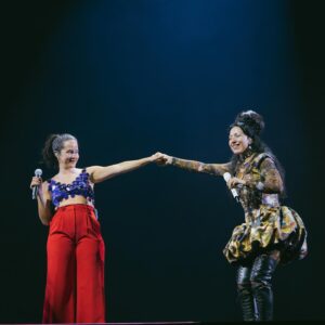 Ximena Sariñana Instagram - @monleferte , gracias por hacerme parte de tu universo, me inspira tanto cada que te escucho cantar y que compartimos! Una bestialidad tu show, te adoro ❤️

📷 @mayraortizph & @cerezatelio