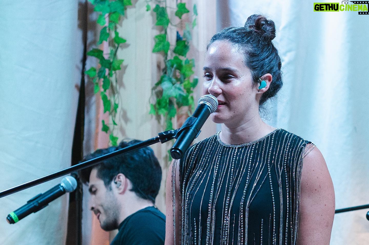 Ximena Sariñana Instagram - Un show acústico muy especial en @linglingmexicocity 🫰🏼