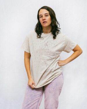 Ximena Sariñana Instagram - Hoy quiero compartirles que mi merch está disponible. Cada pieza ha sido cuidadosamente diseñada para reflejar la esencia de mi música y estilo. Estoy emocionada de que tengan la oportunidad de llevar un pedacito de esta experiencia con ustedes. Link en Bio/Stories.