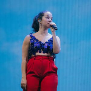Ximena Sariñana Instagram - @monleferte , gracias por hacerme parte de tu universo, me inspira tanto cada que te escucho cantar y que compartimos! Una bestialidad tu show, te adoro ❤️

📷 @mayraortizph & @cerezatelio