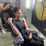 Ximena Sariñana Instagram - 38. Los que me conocen saben que en estas fotos estoy yo en mis estados favoritos: con la gente que amo, cagada de la risa, haciendo lo que más me gusta. Me siento tremendamente afortunada de llegar hasta aquí con todo lo que tengo a mi alrededor: esa capacidad que tengo de sentir, lo bueno y lo malo, y la capacidad de apreciar el amor que tengo a mi alrededor. Gracias a todxs por acompañarme, y que sea un año más de todo esto para mi para compartirlo con todxs. Les amo 🫶🏼