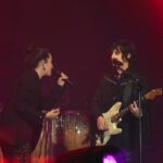 Ximena Sariñana Instagram - Gracias @iamsiddhartha por compartir esta preciosa noche conmigo, estuvo increíble 🫶🏼 📷 @apanauu @cerezatelio