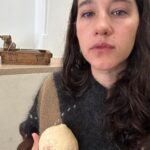 Ximena Sariñana Instagram - Este día nos sirve para no olvidar revisarnos constantemente y prevenir el cáncer de mama. Todo Octubre @panaderiarosetta donará el total de ventas a beneficio de @cimafundacionmx . También @lenompb donará $5 pesos adicionales por concha vendida y $10 pesos por cada foto que suban con el hashtag #Favordetocar Es muy fácil apoyar a difundir este mensaje tan importante. Busca tus #Conchichis y compártenos tus fotos con el hashtag! ✌🏼