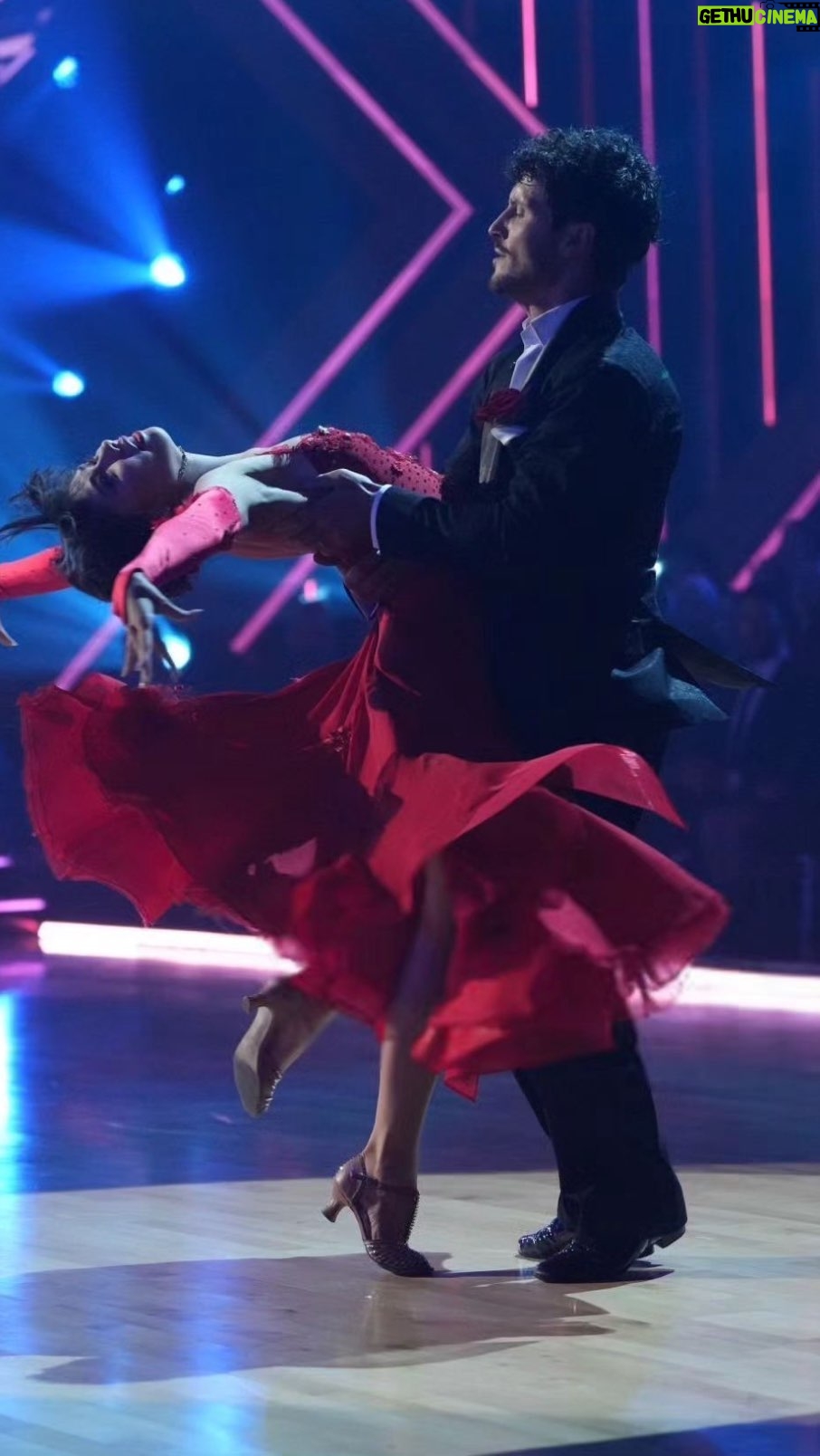 Xochitl Gomez Instagram - Our week 10 Waltz! ANOTHER PERFECT SCORE!! First I want to say… @valentin WHAT A GUY! He’s been the best teacher and an even better friend. He managed to showcase my growth on the show but most importantly our growth as a pair with this dance. Also I want to take a second to say thank you to everyone who’s supporting, voting, and cheering for us. Now we’re off to prepping for the FINALS!!!! ♥️⭐️🌹 #teamxv