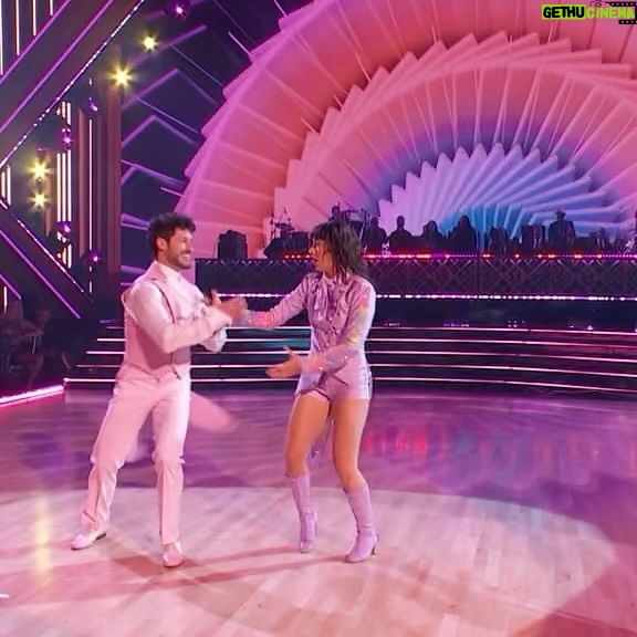 Xochitl Gomez Instagram - We made it to the semifinals!!!! Thank you to everyone who voted and support us. @valentin you’re the best partner I could ask for and I love performing alongside you, I appreciate your patience, dedication, and ur ability to be a GOOFBALL! These two dances brought me so much joy 🤍✨🌹 #teamxv #dwts