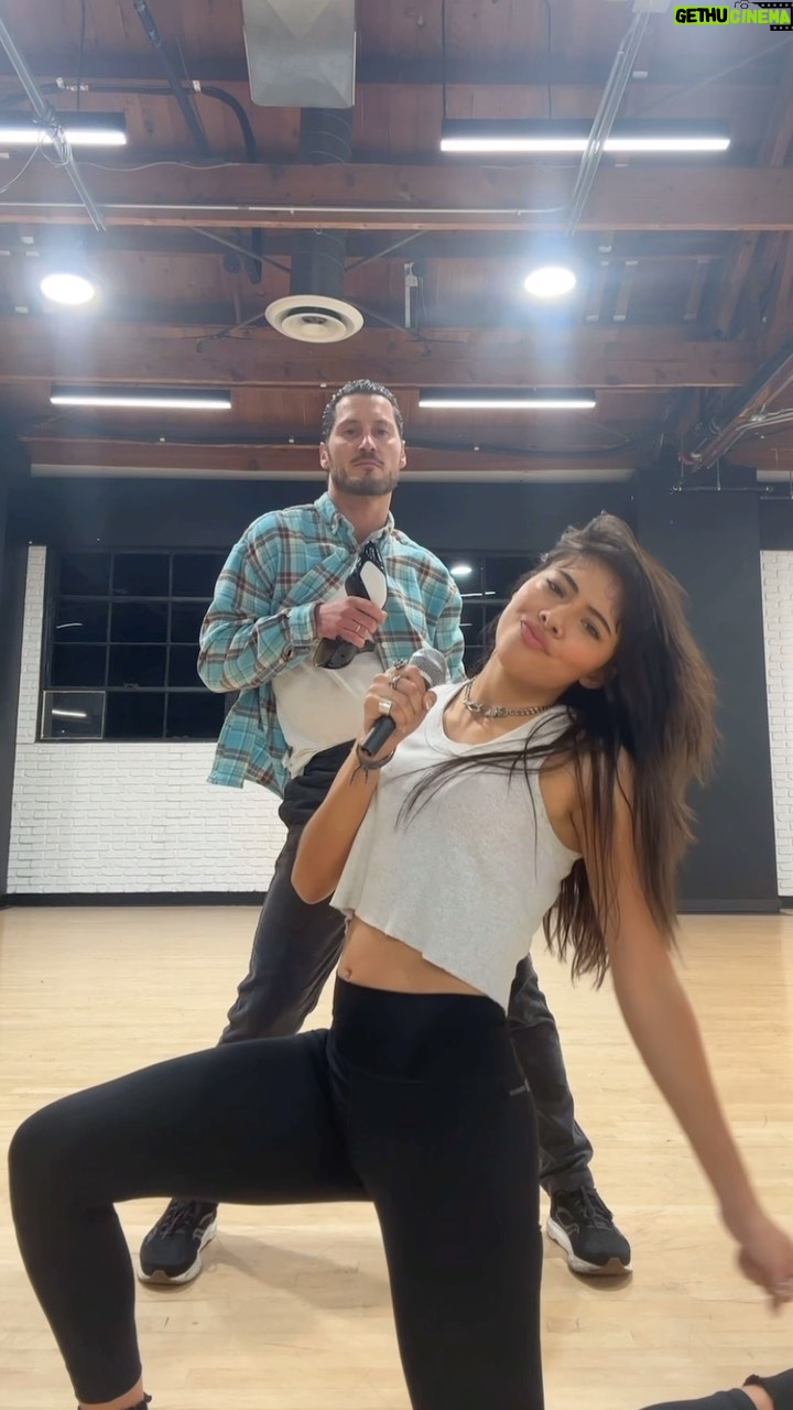 Xochitl Gomez Instagram - Christmas came early🤶🏼🎅🏻 #DWTS #TEAMXV