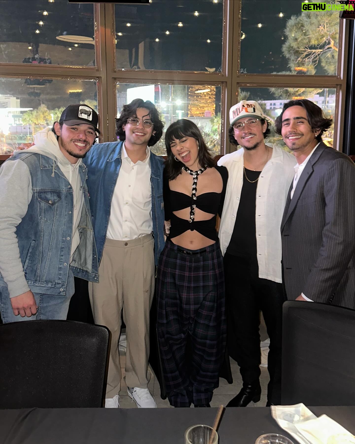 Xochitl Gomez Instagram - Thank you to @its_rubes for putting together #lacena and to @mundonfl for inviting to THE FREAKING SUPERBOWL!!!