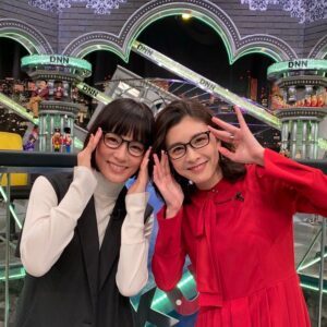 Yûko Takeuchi Instagram - ・
#全力脱力タイムズ

ひみよだ全力で笑いを堪えます
ちょっとやらかしちゃったけど 🤓
３月１日 ぜひ 🤓