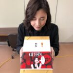 Yûko Takeuchi Instagram - ・ #ドラマQueen 最終回の放送が 終わったぞぉ〜〜っ‼️ 皆さま、ご視聴くださりありがとうございました😊 皆んなで頑張ったので、 今日この瞬間が来ることが 有り難く❣️感無量です✨