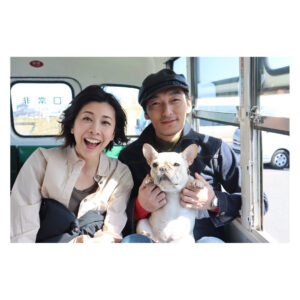 Yûko Takeuchi Instagram - ・
#キヤノンCM撮影現場にて
#EOSKissM
#クルミちゃんです
#お父さんと一緒