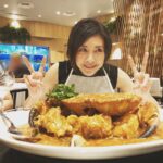 Yûko Takeuchi Instagram - ・ #食べる前に撮る #その理由が初めて解った #食後の手がチリまみれ #チリクラブシンガポール🇸🇬