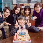 Yûko Takeuchi Instagram – ・
🎂バカリズムさん誕生祝い🎉

鈴木法律事務所の皆んなが揃って
遅れ馳せながらのお祝いでした❣️
#ドラマQUEEN