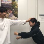 Yûko Takeuchi Instagram – ・
#🐱旅猫リポート🐾
公開中！！！ 今日の猫パンチ
届かない
山本君に遊んでもらいました