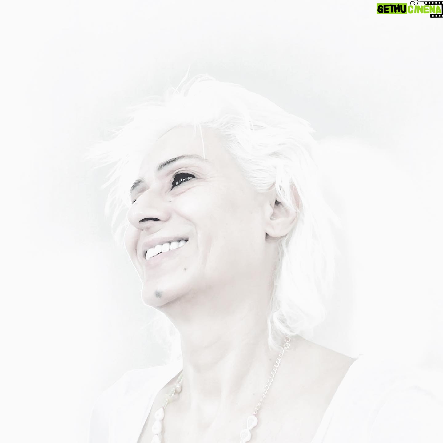 Yıldız Tilbe - 86.4K Likes -