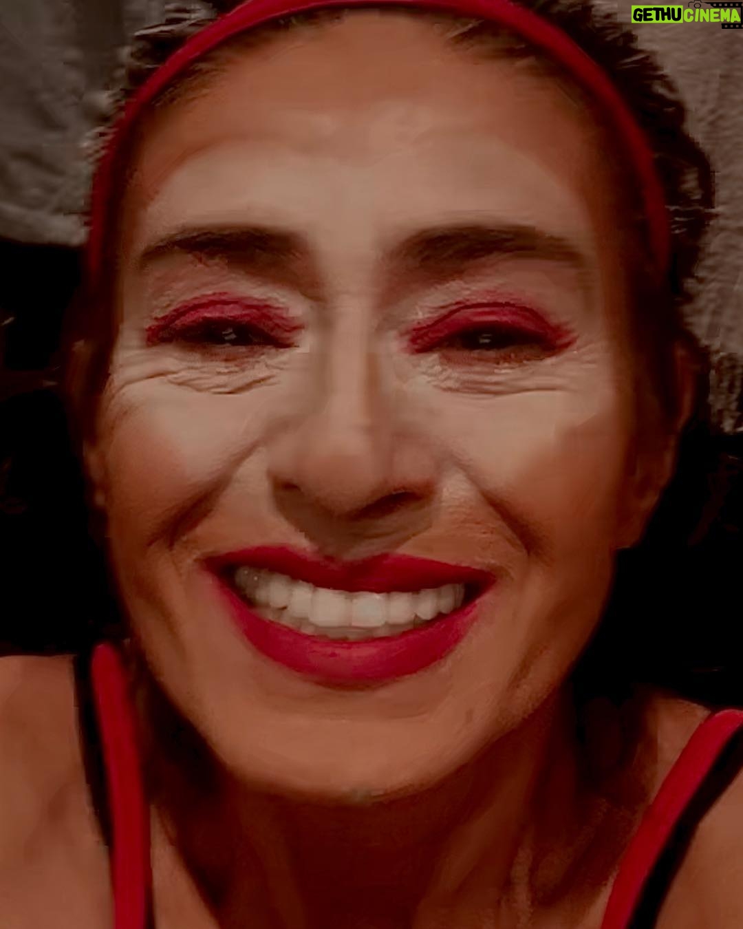 Yıldız Tilbe - 68.8K Likes -