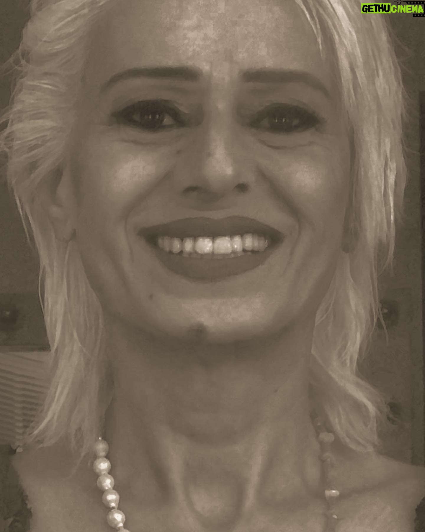 Yıldız Tilbe - 75.3K Likes -