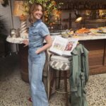 Yael Grobglas Instagram - Happy at the Holloway @jcrew
