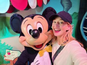 Yael Grobglas Instagram - Met Mickey. Failed to play it cool.