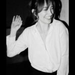 Yael Grobglas Instagram – I hope your weekend is filled with uncontrollable fits of laughter which leave you with the best kind of belly ache. 

📸 @yotamshwartz