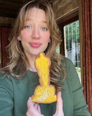 Yael Grobglas Instagram - I’d like to thank the academy for this cookie.. it was so good I ate three.