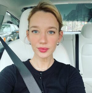 Yael Grobglas Instagram - The escalation of a selfie attempt.