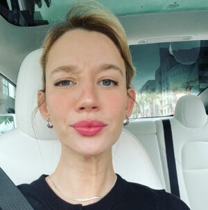 Yael Grobglas Instagram - The escalation of a selfie attempt.