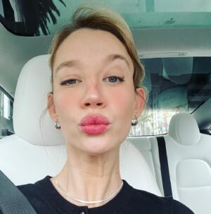 Yael Grobglas Instagram - The escalation of a selfie attempt.
