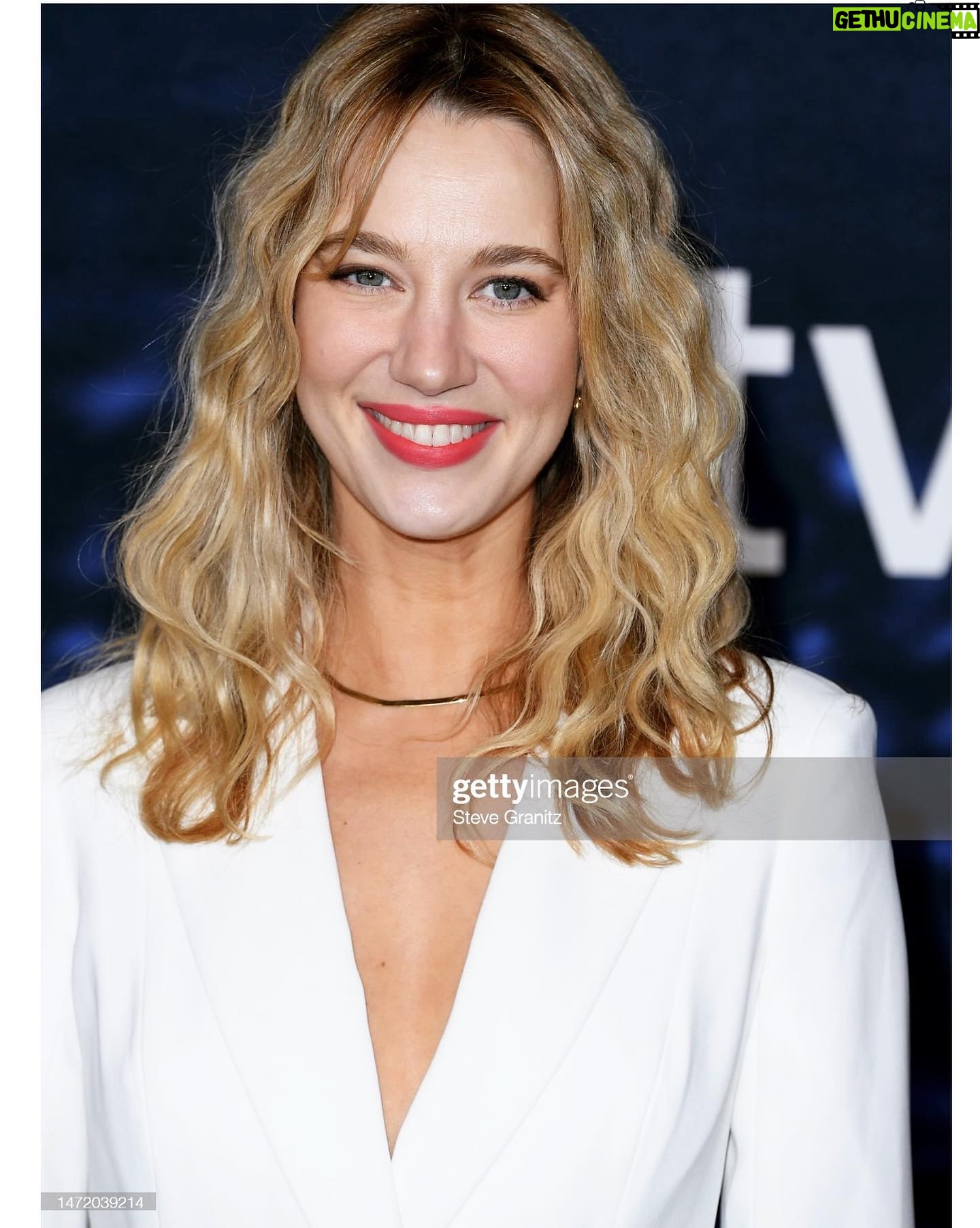 Yael Grobglas - 25.9K Likes - Such a great show. Such lovely people in it. Went to celebrate them at their season 3 premiere ! #tedlasso 💙 @appletv