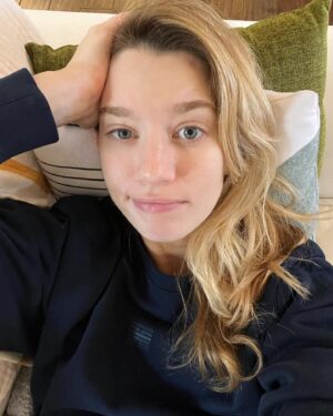 Yael Grobglas Instagram - Anyone else with the damn winter sniffles ?