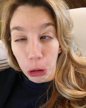 Yael Grobglas Instagram - Anyone else with the damn winter sniffles ?