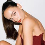Yael Shelbia Instagram – 🍷♥️ photo by @omri_levi
Hair @ran_karisi
MU @elle.adida
Dress @oriaazran_
Style @daniella_capelouto
Necklace @daniellacapelouto_jewellery