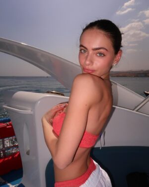 Yael Shelbia Instagram - 72 hours of vacay🩷👙🤿🩵
