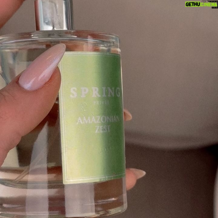 Yael Shelbia Instagram - AMAZONIAN ZEST @spring.perfume scent of paradise 🍃✨🩶