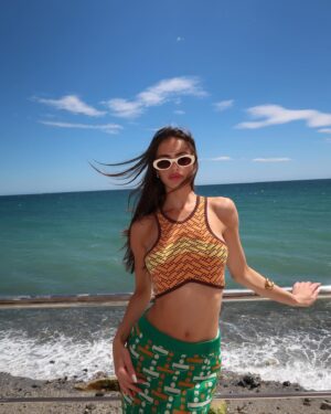 Yael Shelbia Instagram - 🧡💚🌴🩷🐠