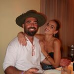 Yael Shelbia Instagram – אהוב שלי זהו הגעת לגיל 30 
היינו אמורים לחגוג עכשיו , אבל המציאות קצת אחרת. 
 והאמת שהדבר הכי חשוב זה שאתה פה לצידי 
בריא ושלם. 
מה7 לאוקטובר החרדה והפחד תקפו אותי
לילות של בכי בלי שינה ואתה תמיד פה מחבק ומרגיע אותי עד שאני נרדמת וכל בוקר מעיר אותי ומזכיר לי שזה הזמן לתת מעצמי ולעשות כמה שיותר למען האחר. 
24/7 של נתינה מהבוקר עד הלילה. 
קם ישר לחמ״ל ומשם ממשיך לחיילים, לפצועים ולמשפחות שכולות.
רואה ושומע דברים שלא כל אחד יכול להכיל 
ובאותה נשימה עסוק בלשמח את אותם אנשים, 
לשיר להם והעיקר להעלות להם חיוך על הפנים.
לראות אותך מהצד ולבכות מהתרגשות 
ושתדע שאני גאה בך, בנשמה שאתה.
אוהבת אותך ותמיד פה לצידך. 
אז תודה שאתה שלי.
אני מאחלת לעצמי כל בוקר להתעורר לצידך 
ולראות אותך מניח תפילין 
חולמת כל שישי להדליק נרות ולהביא לך נשיקה במצח 
לגדול איתך ביחד שני ילדים בלי פחד. 
מתפללת שרק תהיה בריא ומאושר 
ותגשים כל חלום בעזרת ה׳ 
אני רוצה שתדע שאני תמיד שלך 
מהיום שנפגשנו ועד הנצח ♥️
בעזרת ה׳ שנדע ימים טובים יותר מאושרים יותר 
יום הולדת שמח עומר שלי אני אוהבת אותך ♥️