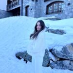 Yael Shelbia Instagram – 🎿☃️