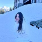 Yael Shelbia Instagram – 🎿☃️