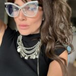 Yamila Reyna Instagram – Tengo ganas de lanzarme con una pequeña línea de lentes, para las Piti con estilo!
Que opinan, le damos?💃