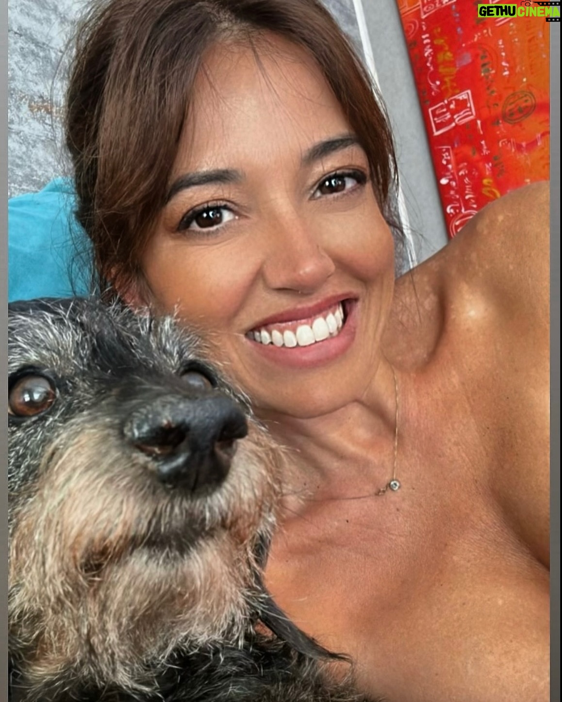 Yamila Reyna Instagram - Hoy es el día internacional de la “Felicidad” Que te hace feliz a ti? A mí, está más que claro 🐶😁❤️