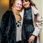 Yamila Reyna Instagram – Y volví! 
Nose como pasaron 6 años…
Pero volver a verlos en vivo, sentir las risas, los aplausos, ver sus caras! sentir esa energía, pfff si supieran lo feliz que me hacen sentir!
3000 personas en apenas 3 funciones! 
Gracias gracias y gracias!
Nos vemos hoy en @mimadreminoviayyo.cl 🎭 
Sueñen con los ojos abiertos, SIEMPRE
Gracias @teatro_nescafe que lujo tu escenario.
