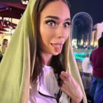 Yana Koshkina Instagram – Не могу определиться, 1 или 2?🤷🏻‍♀️
На какой я «настоящая»?😅